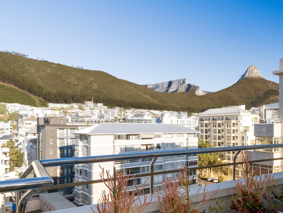 2 Bedroom Property for Sale in Sea Point Western Cape